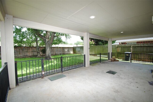 Building Photo - 17110 Fairway Glen Ct