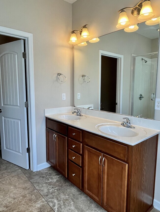 Building Photo - 8517 Loxton Cir