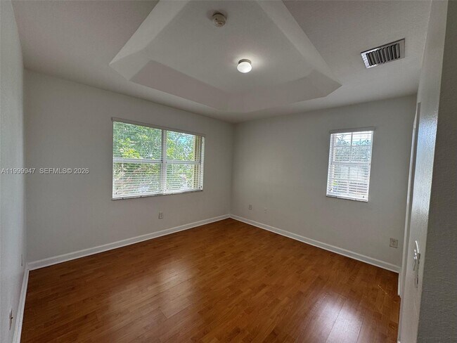 Building Photo - 1690 NE 33rd Ave