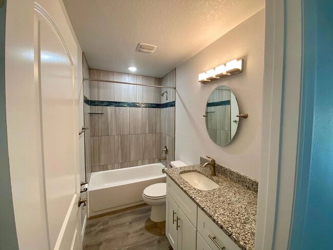 Building Photo - Waterfront 3 bedroom townhome with dock!