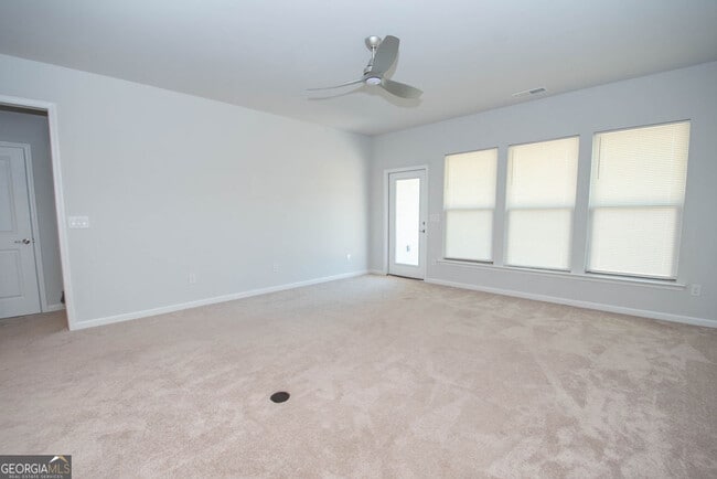 Building Photo - 147 Soundview Trce