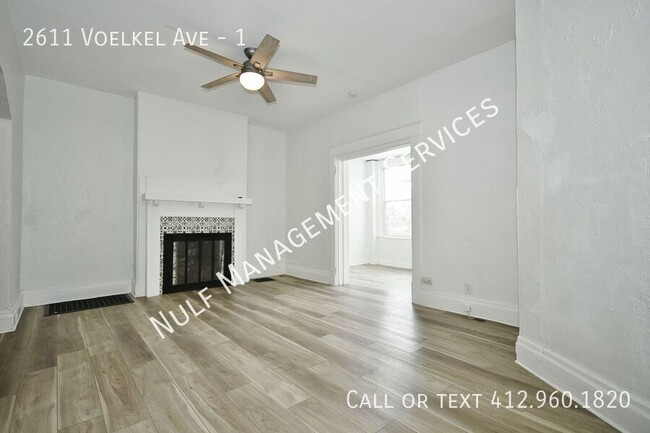 Building Photo - 2 bed, 1 bath + a bonus room unit in Dormont