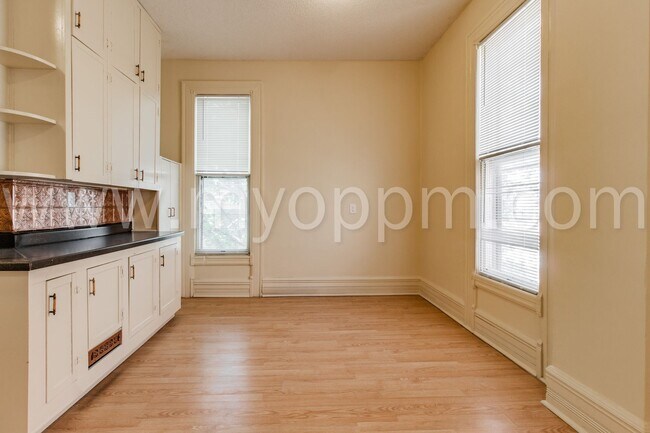 Building Photo - 1146 S 32nd St