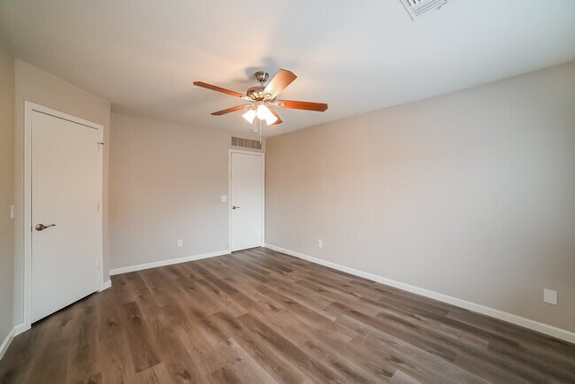 Building Photo - 12737 W Calavar Rd