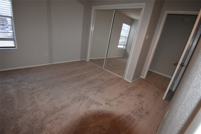 Building Photo - 12900 Walden Rd