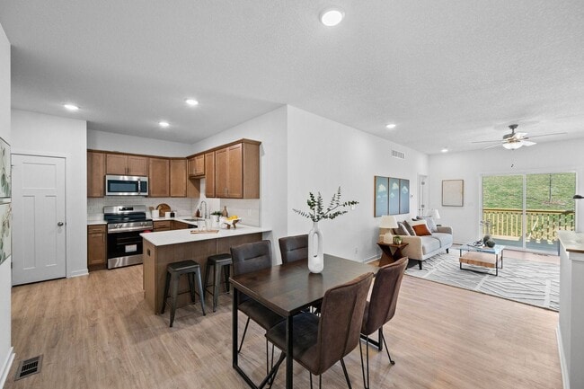 Building Photo - Townhouse for Rent
