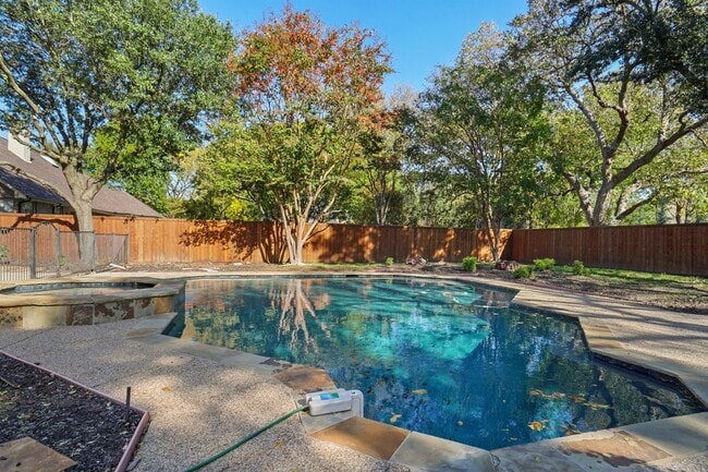 Building Photo - 1917 Cresson Dr