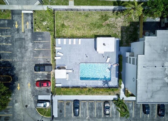 Building Photo - 16450 NW 2nd Ave