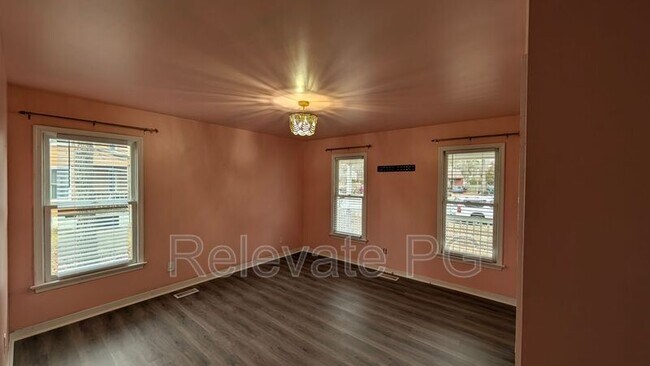 Building Photo - 12 Cottontree Ct