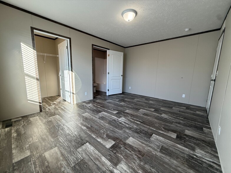 Building Photo - 12403 St Michel Ave