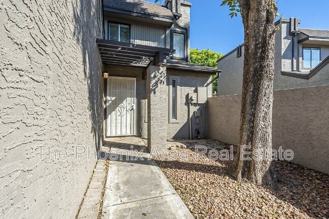 Building Photo - 2232 W Lindner Ave