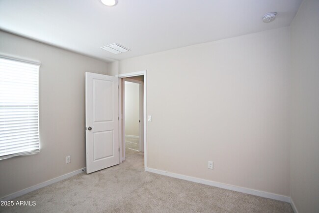 Building Photo - 7865 N 79th Ave
