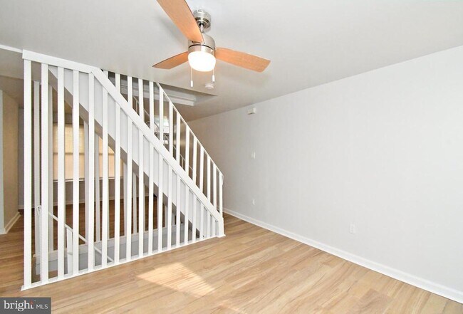 Building Photo - 5816 Knox St