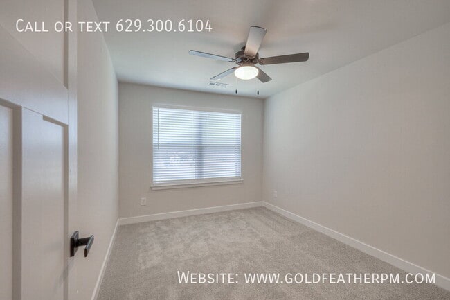 Building Photo - 2009 Walnut Ln