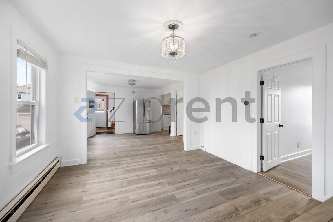 Building Photo - Unit 1 st floor