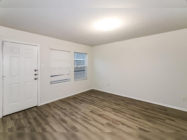 Building Photo - 16906 Andrew Nook Ln