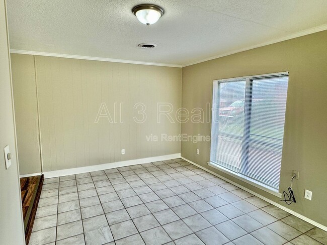 Building Photo - 523 Placid Dr