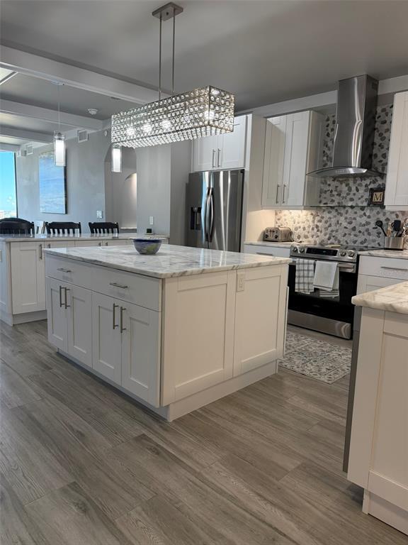 Building Photo - 1 Beach Dr SE