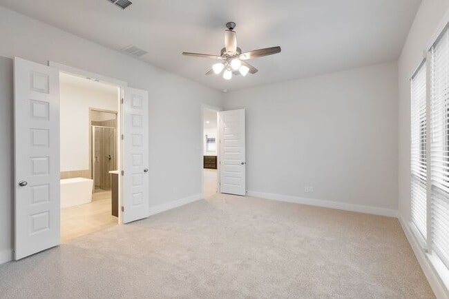 Building Photo - 626 Bay Breeze Dr