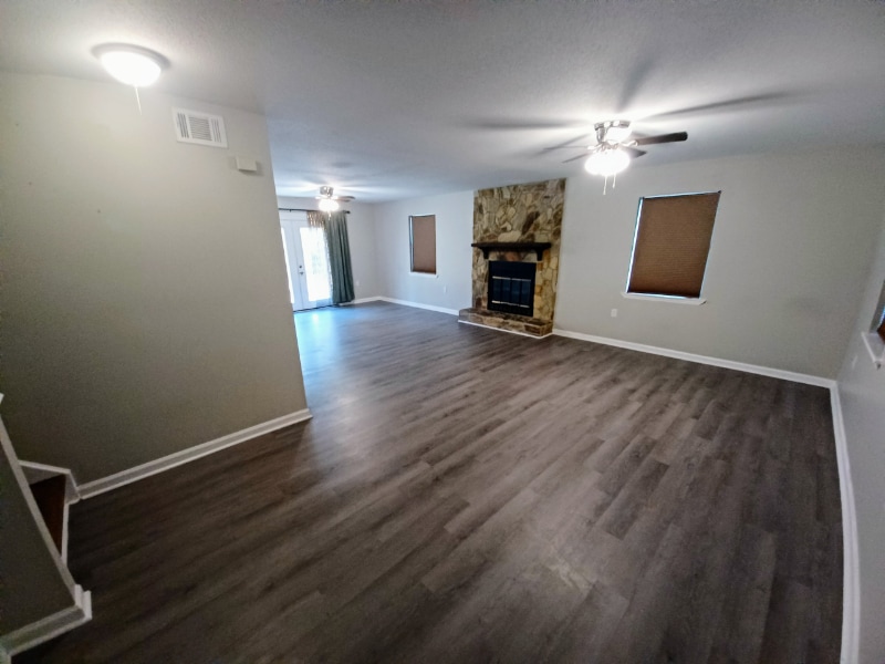 Building Photo - 206 Brittney Ln