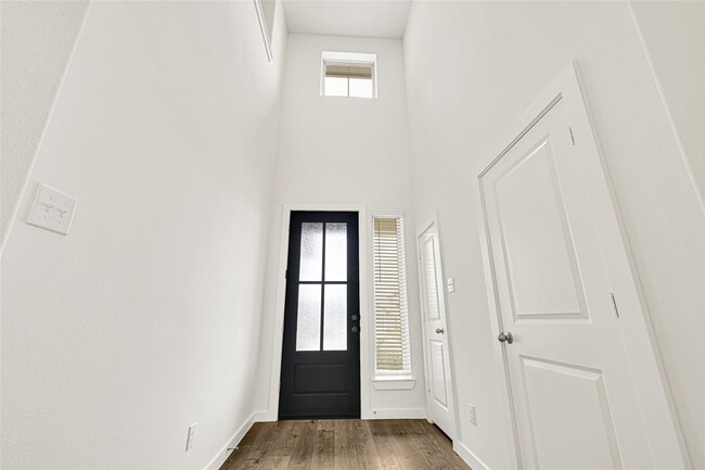 Building Photo - 31823 Autumn Spur Ln