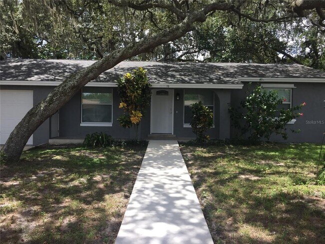 Building Photo - 715 Baywood Cir