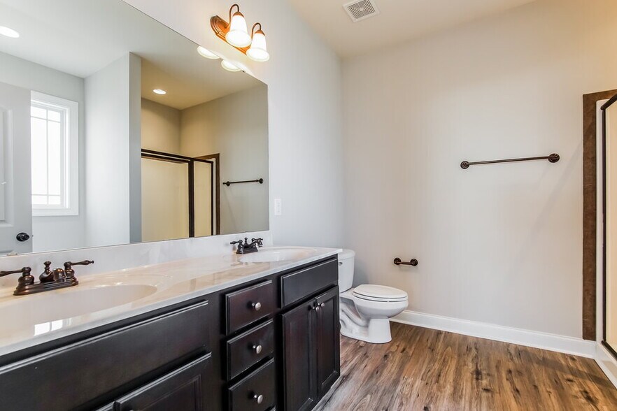 Building Photo - 45 Oakton Dr