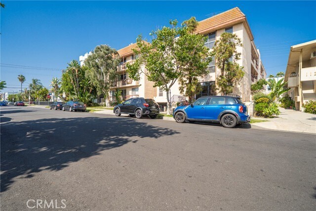 Building Photo - 104 S Hayworth Ave