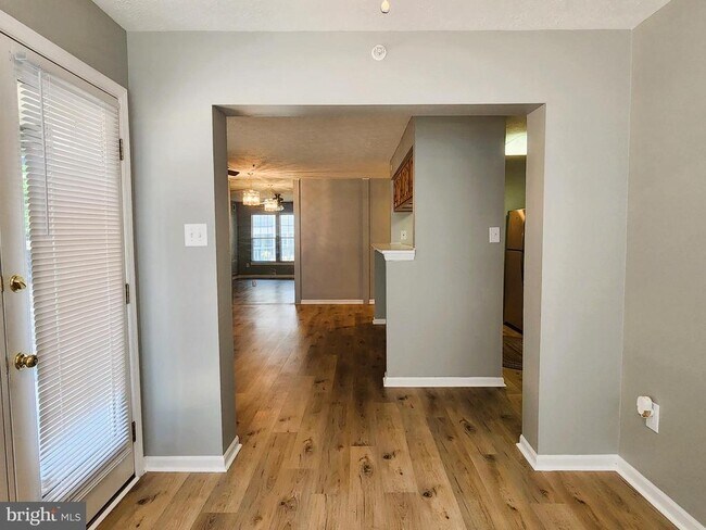 Building Photo - 16 Laurel Path Ct