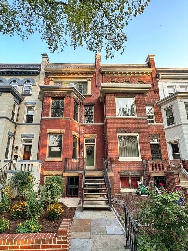 Building Photo - 122 Bryant St NW