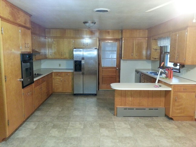 Building Photo - 999 Churchtown Rd