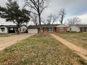 Building Photo - 4 Bedroom, 2 Bath  in the heart of Abilene!!