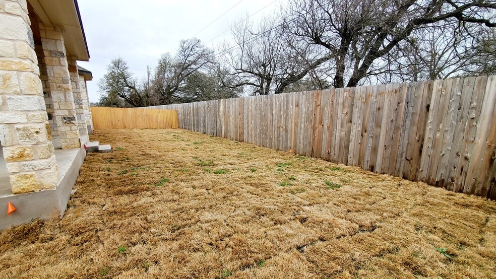 Building Photo - 705 Lister Dr