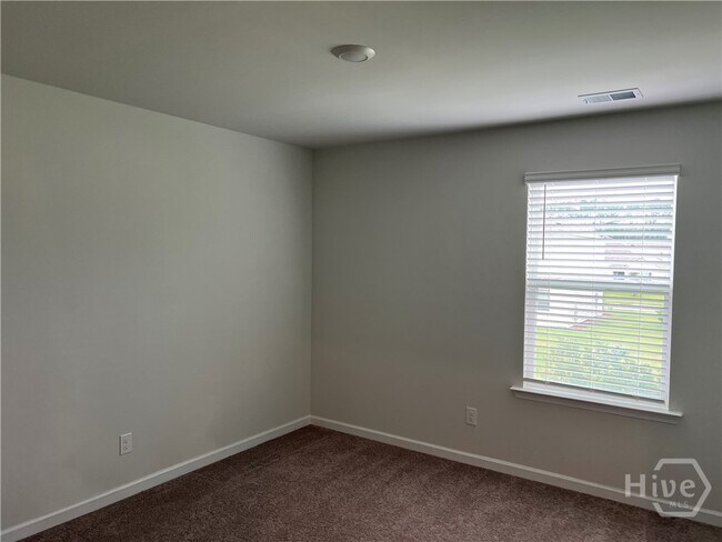 Building Photo - 110 Coopers Rise
