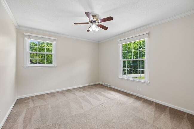 Building Photo - Pet Friendly Four Bedroom with Basement!