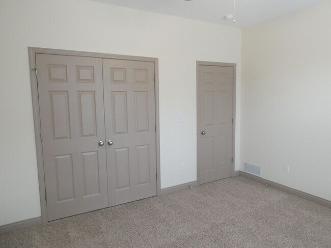 Building Photo - 3 Bedroom House in Mill Creek Manor
