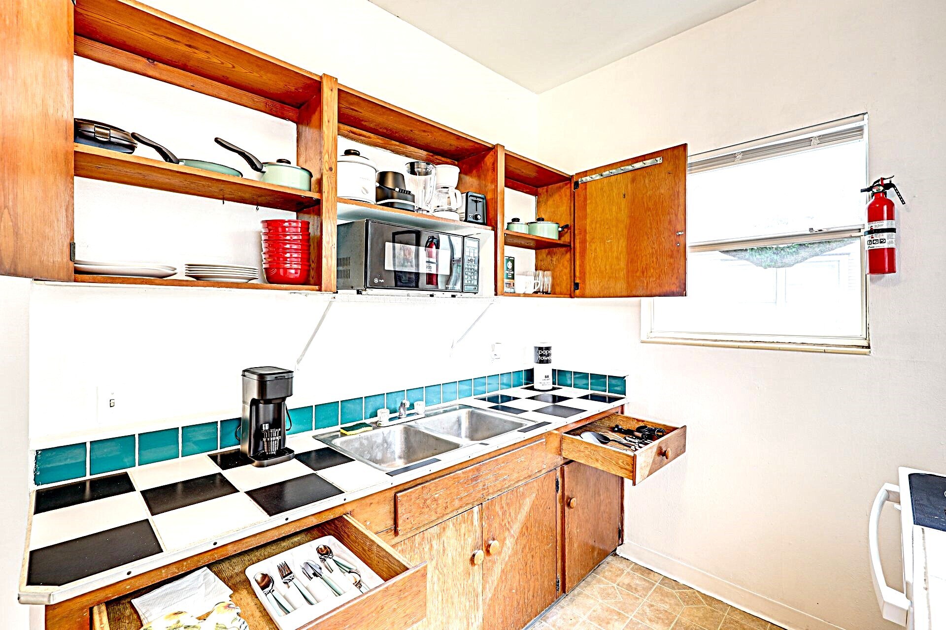 Kitchen SW View - 2604 Post St