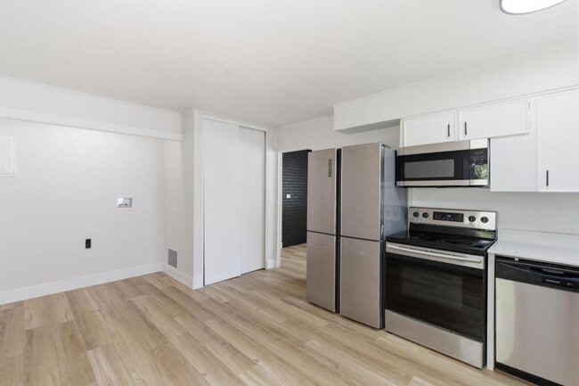 Building Photo - 4370 Saylor St