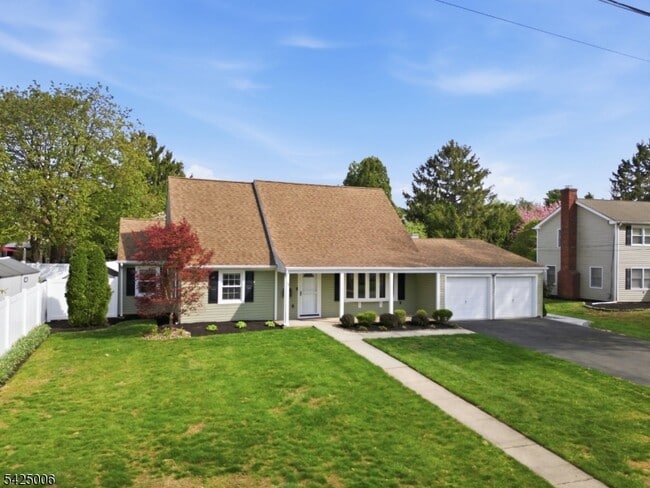 Building Photo - 3 Cypress Rd