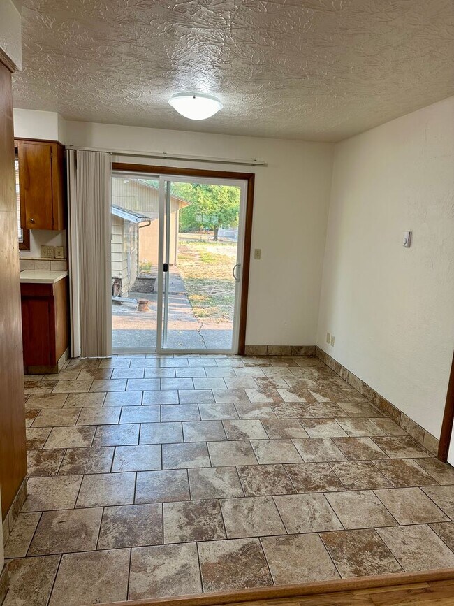 Building Photo - gbgh