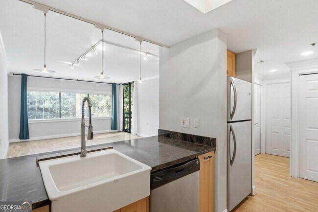 Building Photo - 1130 Piedmont Ave NE