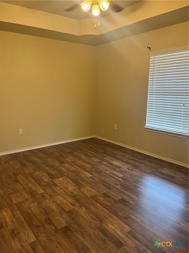 Building Photo - 1031 Helen Dr