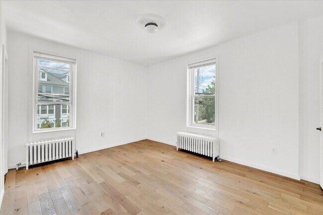 Building Photo - 1314 Paterson Plank Rd