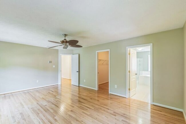 Building Photo - 41595 Coach Ct