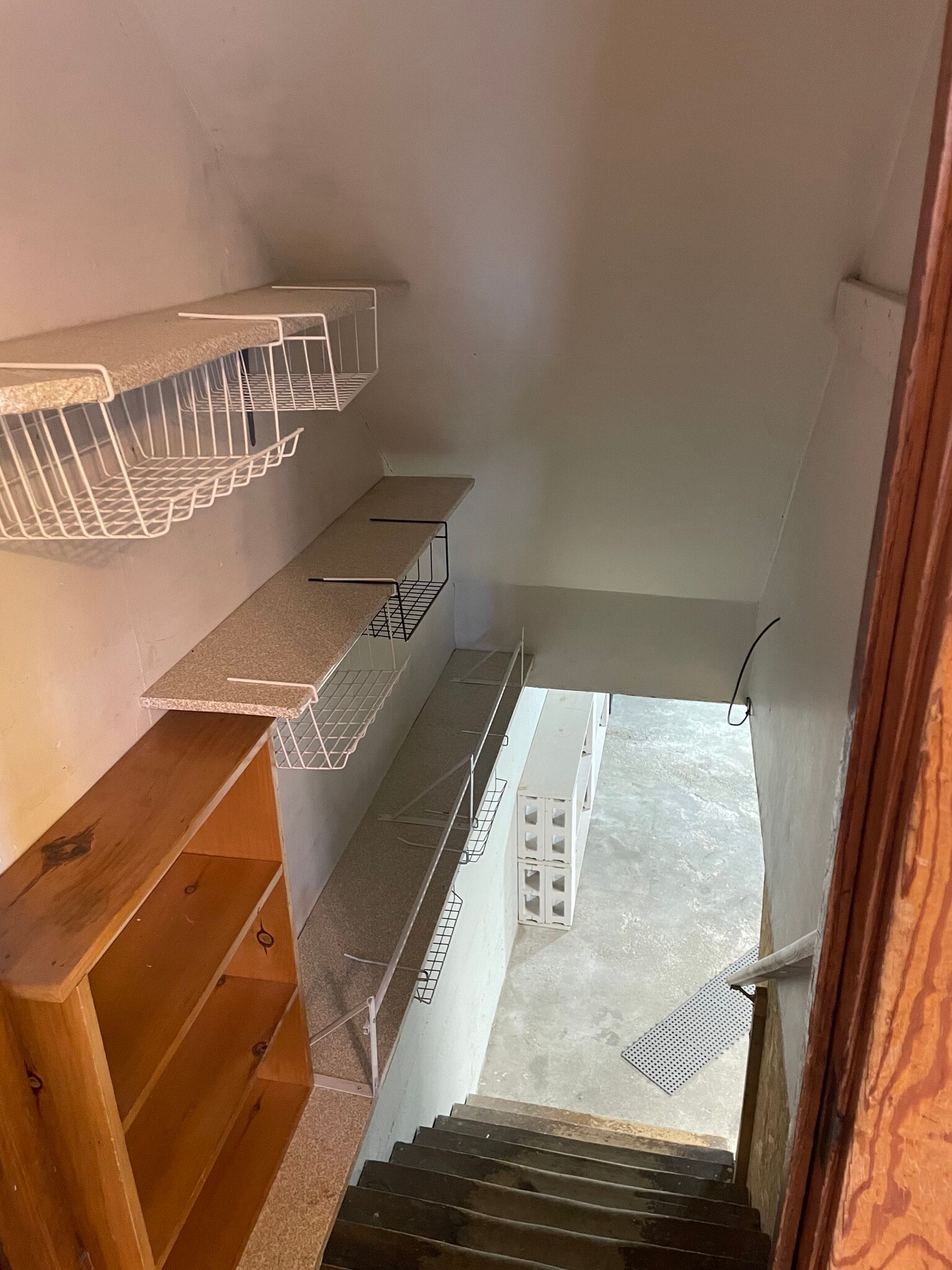 Building Photo - 207 Safford St