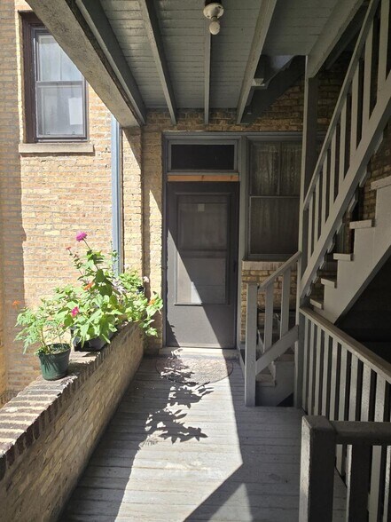 Building Photo - 907 Elmwood Ave