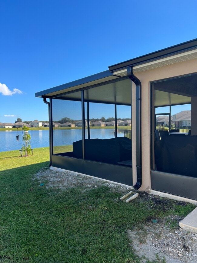 Building Photo - 1110 Trinity St