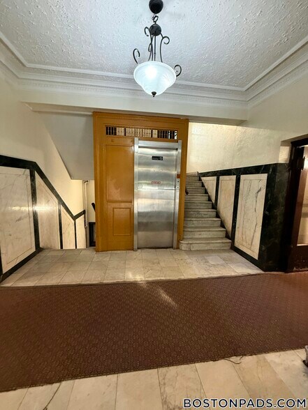 Building Photo - 17-19 Washington St.