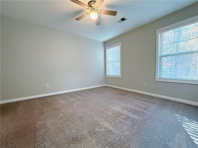 Building Photo - 636 Royal Crest Ct