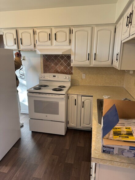 Building Photo - 10380 Lansing Rd